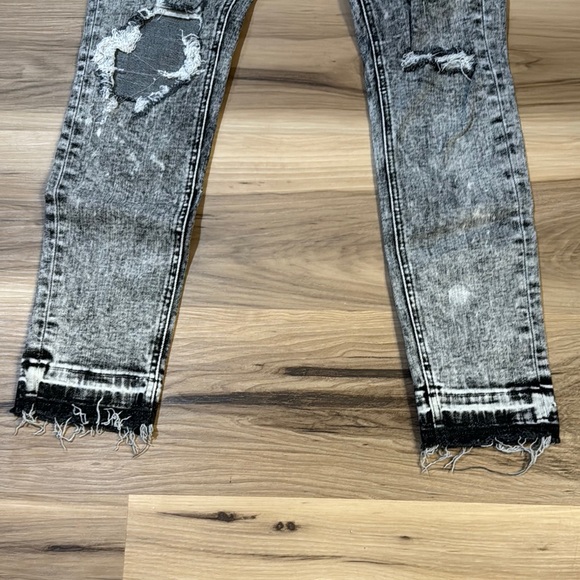 VERVET Distressed Grey Acid Wash Women's Jeans - Picture 4 of 9